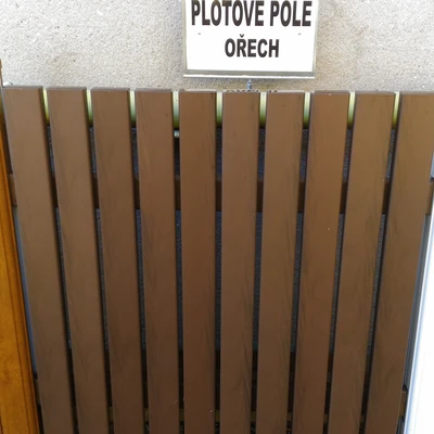ploty Hradec Králové- ořech 80x32mm